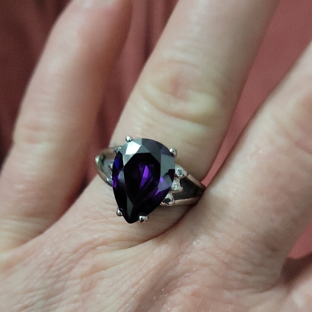 Elegant Purple Gemstone Ring